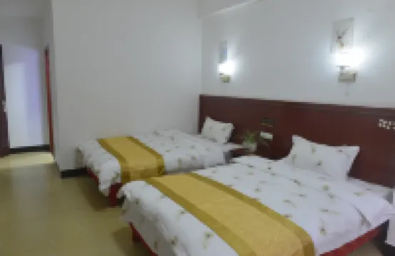 Coloroom Xunjian Inn Luotian Bodaofeng