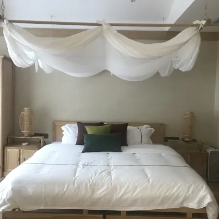 Yunjishan Hotspring Holiday Village