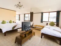 Somwang Boutique Hotel Hotels near Wat Phakhao Temple