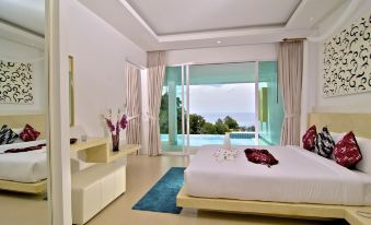 Grand Bleu Ocean View Pool Suite