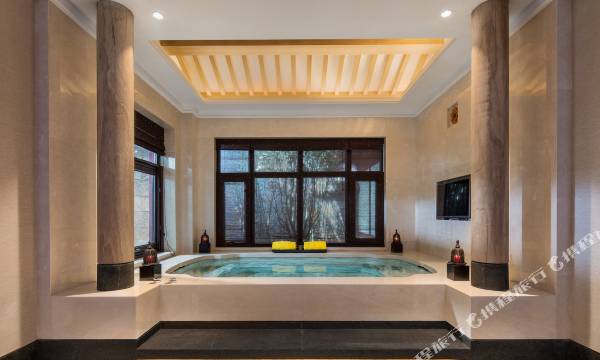 Huaqing Palace Resort & SPA