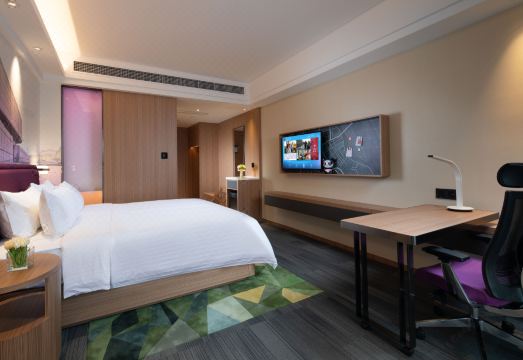 햄튼 바이 힐튼 로비