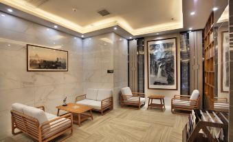 Bowring Light Hotel (Lingui New District Liangjiang Airport)