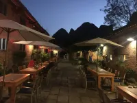Yangshuo Gillingtree Hotel ( Yulong River Scenic Area)