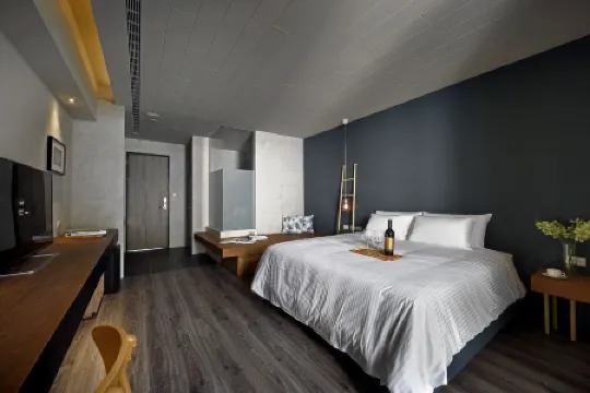 日月潭藍天水灣民宿