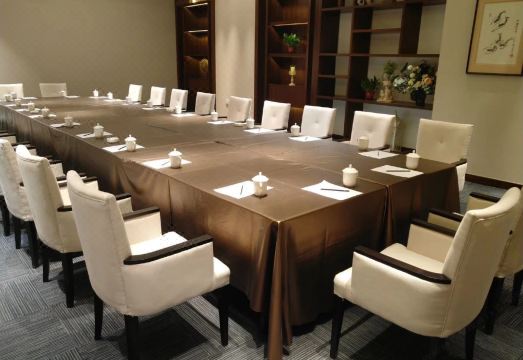 4. 번시 이니 호텔..