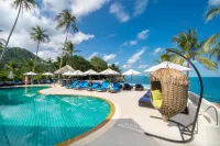 Coral Cliff Beach Resort Samui - Beach