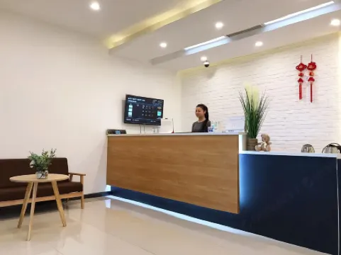 99 Inn (Shanghai Jianchuan Road) Отели рядом с достопримечательностью «Auxiliary Wharf of Shuitou International Rock City»