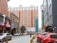 城市便捷酒店（孝感安陸店） 鄰近蒿橋山原師範的酒店