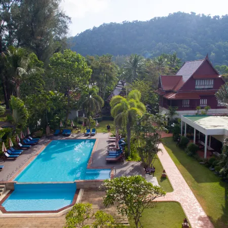 Royal Lanta Resort & Spa