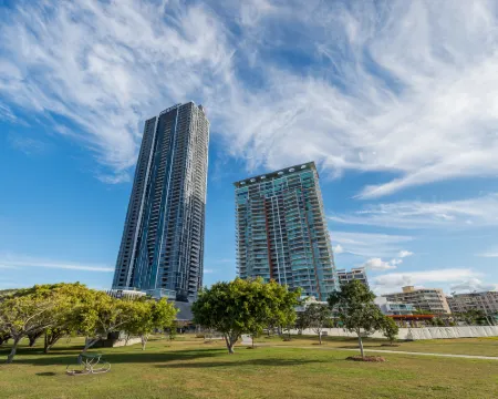 Meriton Suites Southport Featured Photos