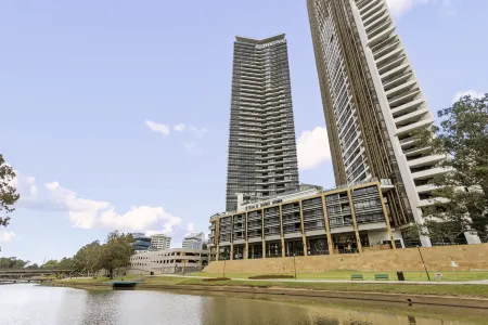 Meriton Suites Church Street Отели рядом с достопримечательностью «Парк Рей»