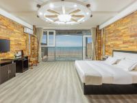 威海海洋长城度假酒店 - 海景露台大床房
