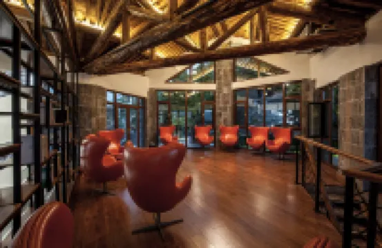 雲台山樸居湖畔民宿