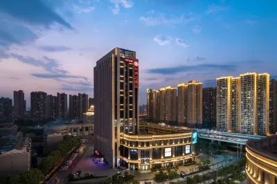 Wyndham Ramada Hotel (Wuhan Hanyang Railway Station, China International Expo Center Branch) Hotels near Wuhan Technology and Business University