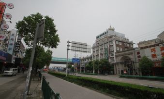 Yihao Liangpin Hotel (Shanghai Huaxia East Road Subway Station Store)