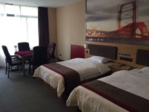 尚客优连锁酒店(绵阳机场店) - 休闲机麻标间