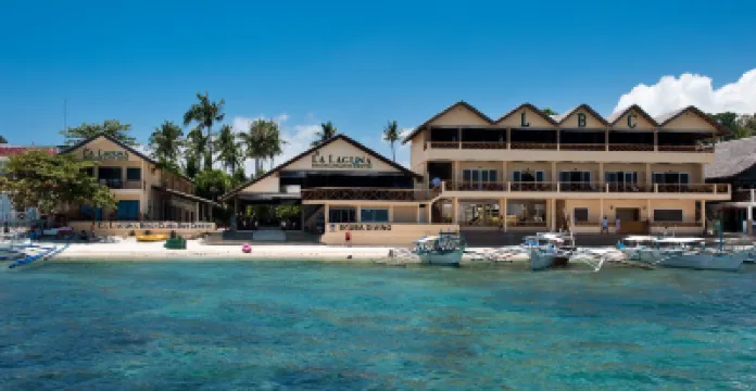 拉古納海灘俱樂部酒店 鄰近大拉古納海灘的酒店