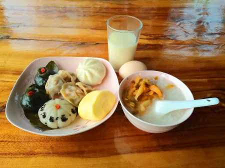 Fuchuan Thatched Cottage Resort Отели рядом с достопримечательностью «Fuchuan Ancient City of Ming Dynasty»