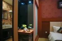 Lanyue Valley Hotel (Daocheng Yading Scenic Area) - غرفة مطلة على الجبل