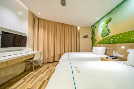 Jinglai Hotel (Shanghai Lujiazui Century Avenue subway station store)