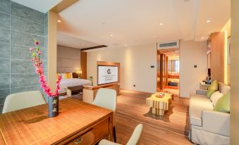 Wanxiang Hot Spring Holiday Hotel