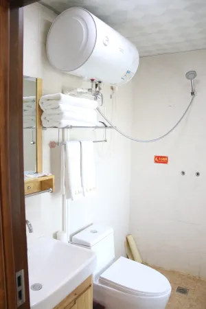 Tianhe Holiday Hotel (Changbai Mountain West Scenic Area Ticket Office Branch) Отели рядом с достопримечательностью «West Slope of Changbai Mountain Scenic Area»