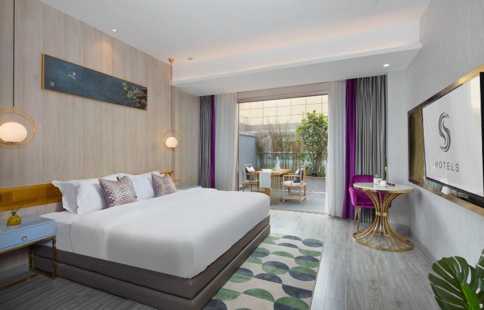 Style S Hotel (Linshui Hongfan Plaza Bus Terminal)