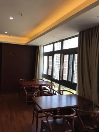 Huating·Aofeng Hotel (Pingyang Railway Station Yintai City Branch) Отели рядом со станцией Aojiang Railway Station