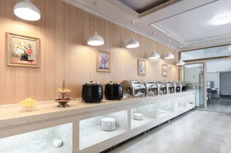 Vienna 3 Best Hotel (Pengyang Zheshang International) Отели рядом с достопримечательностью «Terrace Night Market»