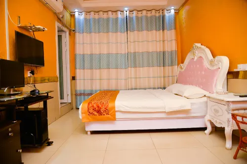 Yongcheng Xianghe Business Hotel - balcony