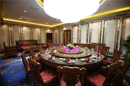 Peng Da Hotel Отели рядом с достопримечательностью «Hong Shi Xia»