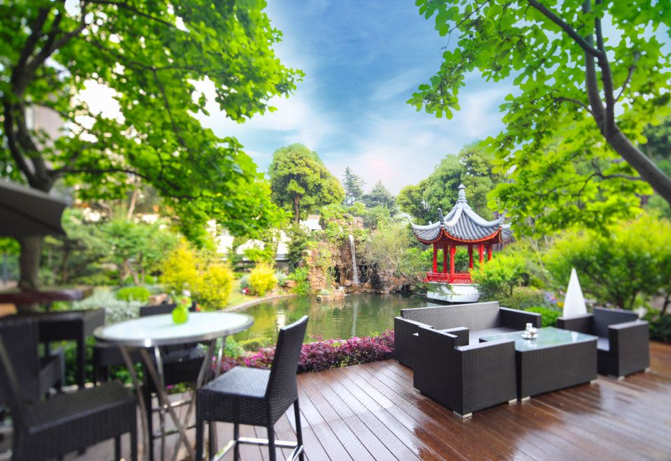 2. 골든 튤립 상하..