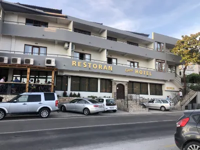 Hotel Olimpija Plus Các khách sạn ở Kumbor