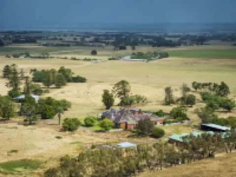 Coragulac House Cottages Hotels in Colac