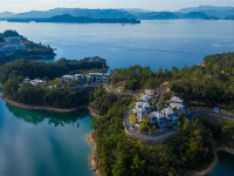 Bright Resort Hotels in Jiande
