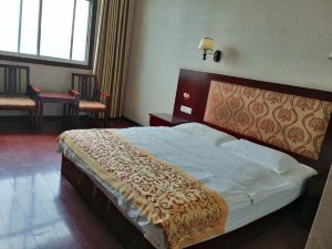 Menglian Zhenglong Hotel