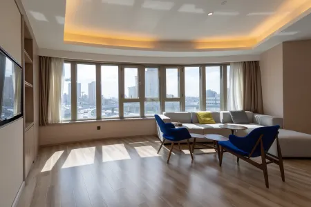 Atour Hotel (Shanghai Hongkou Dabaishu)