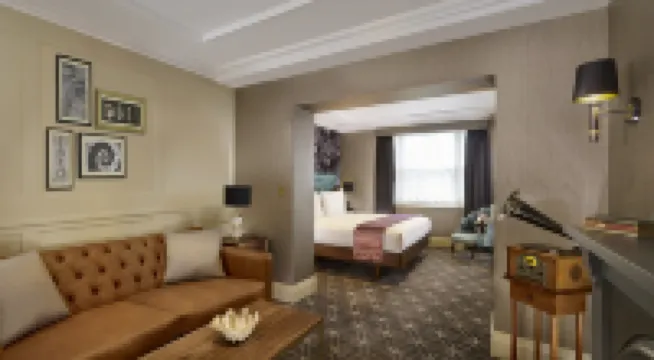 100 Queen’s Gate Hotel London, Curio Collection by Hilton