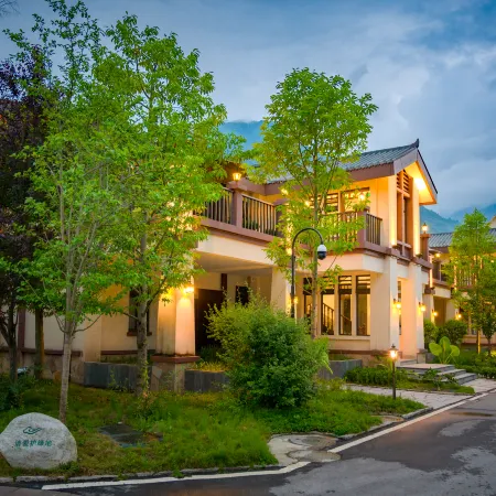 Gongga cliff Hot Spring Hotel