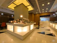Harbin University of Science and Technology Shida Night Market Atour Hotel Hotels near Nangang