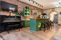 Grey House International Youth Hostel