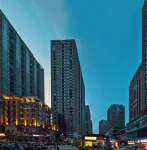 The Serene House (Zhengzhou CBD Convention & Exhibition Center Weilai North Road) Hotels near LIANG PIN PU ZI DONG MING LU GONG ZHUAN LU