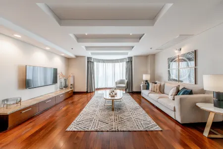 Yuetang Zhenxuan Service Apartment Отели рядом с достопримечательностью «Чжуншань Парк»