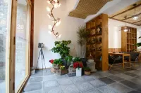 Xiangshan Shi'ershi Man Boutique Hostel Hotels in Liquan