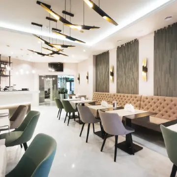 Roxen Hotel&Spa Отели рядом с достопримечательностью «Триумфальная Арка»