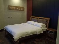 怡莱酒店(昌吉湖畔店) - 普通大床房(无窗)