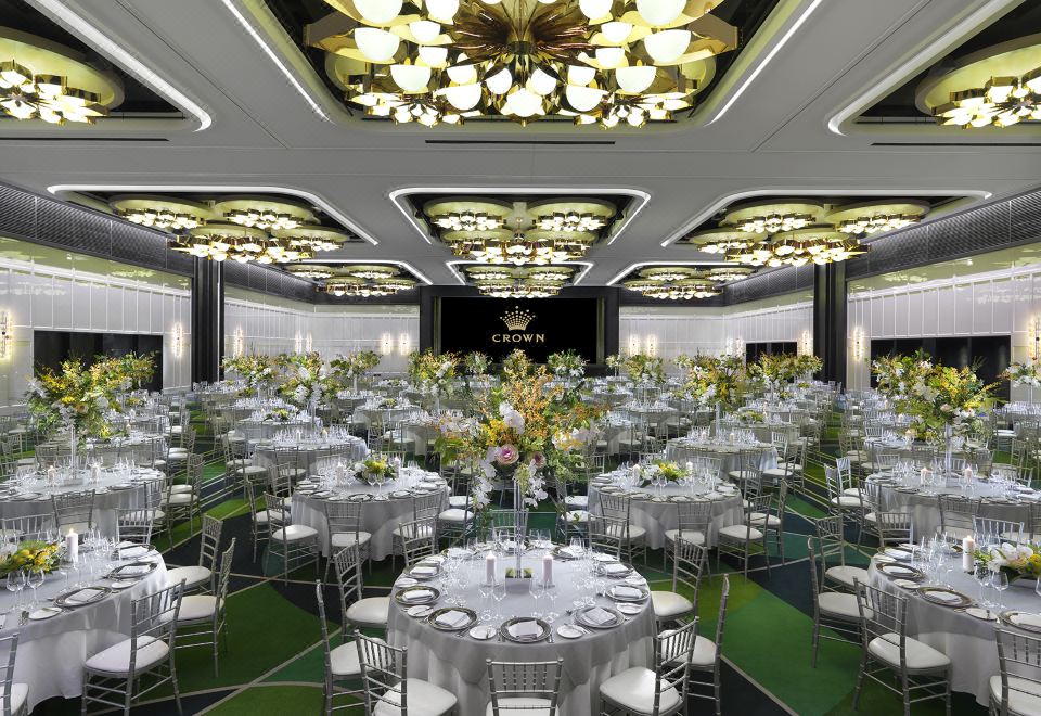 2. 크라운 타워 퍼..