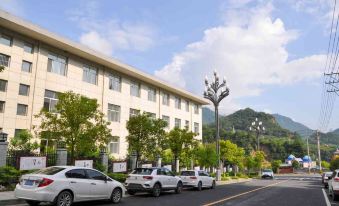 Ruilong Business Hotel