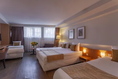 Avenue Hotel